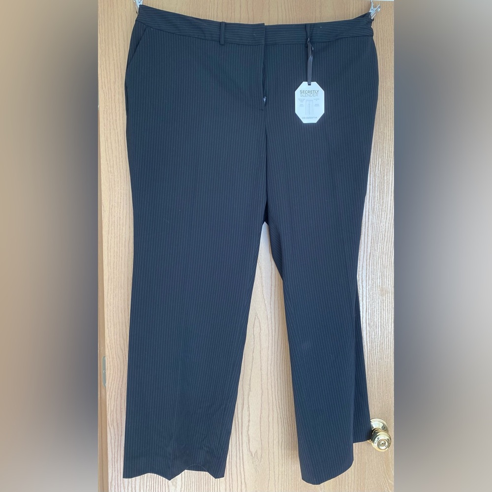 NWT - Liz Claiborne Sophie Black Pinstripe Trousers - Plus Size 24W